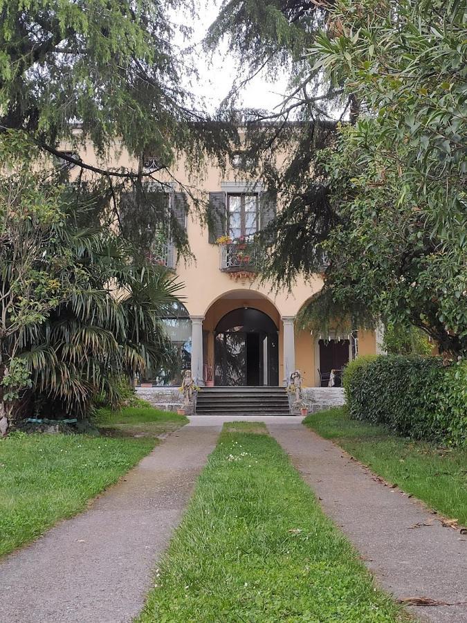 Villa Riva Lago - Apartment With Parking Tavernola Bergamasca Exterior foto