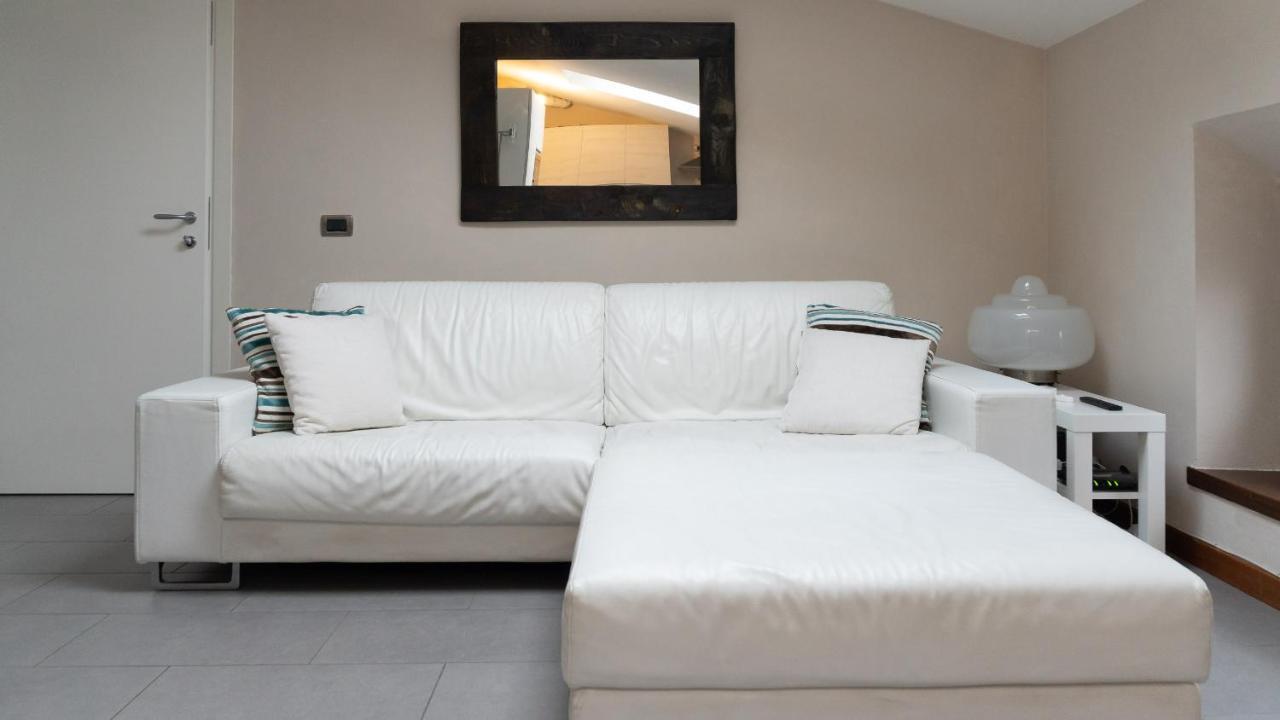 Villa Riva Lago - Apartment With Parking Tavernola Bergamasca Exterior foto
